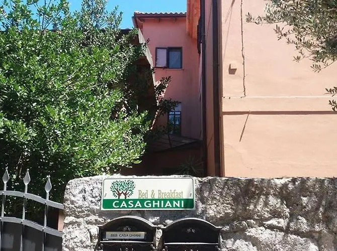 Casa Ghiani 住宿加早餐酒店 Isili